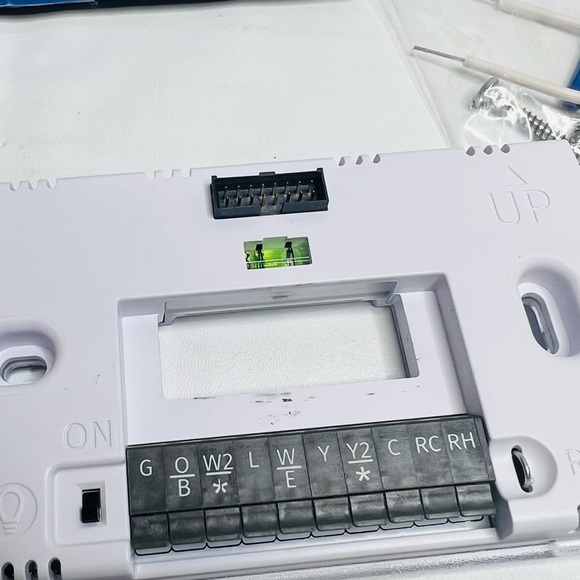 Sensi Touch Wi-Fi Smart Thermostat with Touchscreen Color Display - Picture 3 of 9